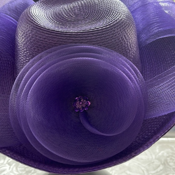 GORGEOUS PURPLE HAT WITH NECK STRING - Picture 7 of 9